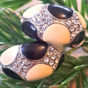 Vintage clip on earrings/ hrinstones